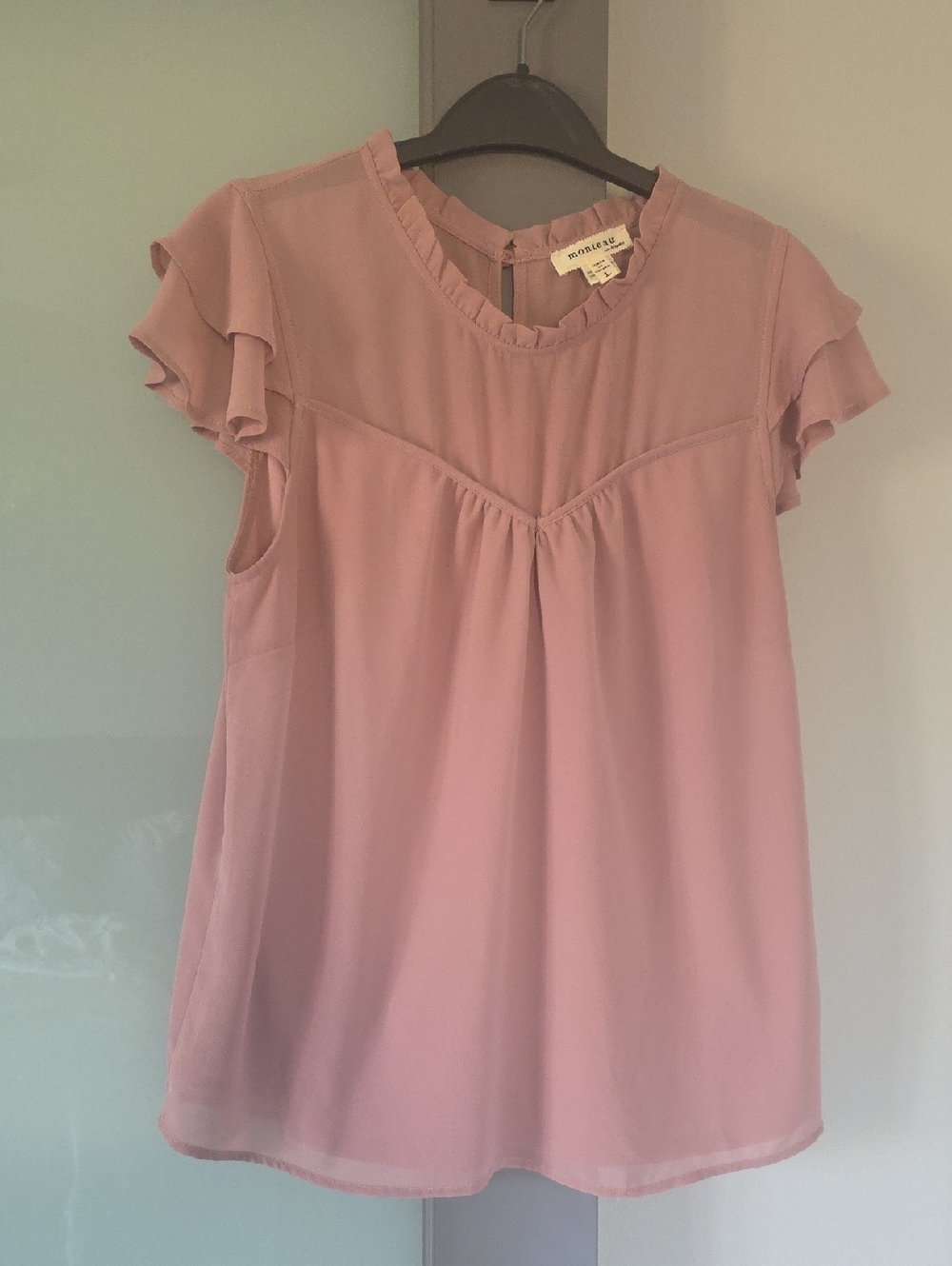 Monteau Size L Lined Flutter Sleeve Blouse